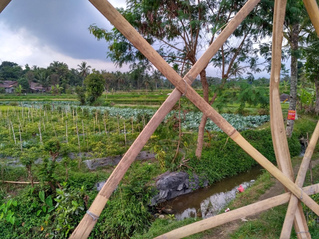  Menara  Eifel Kreasi Bambu  Anak Kampung Sang Nananging Jagad